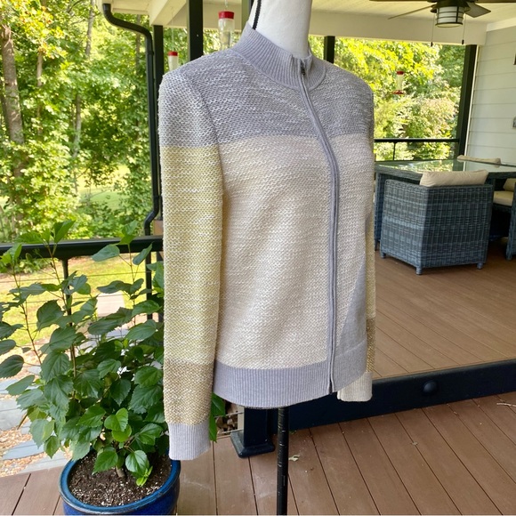 HP🤩⭐️🌷ST JOHN Beautiful Knit zip-up mock turtleneck sweater💗 Lovely tones🌷💗 - Picture 14 of 15